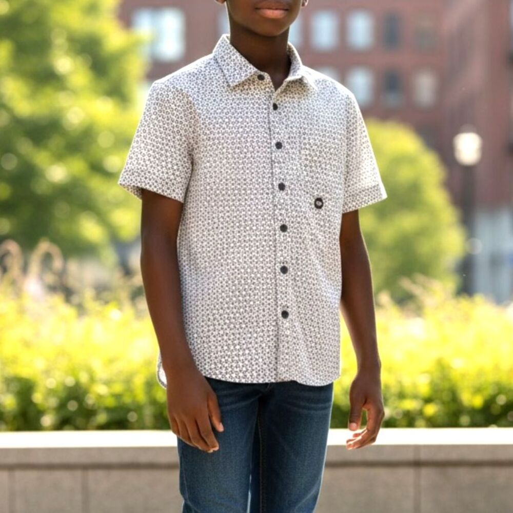 Abercrombie Kids Active Button Down Shirt NWT Gray Print Short Sleeve 5/6
